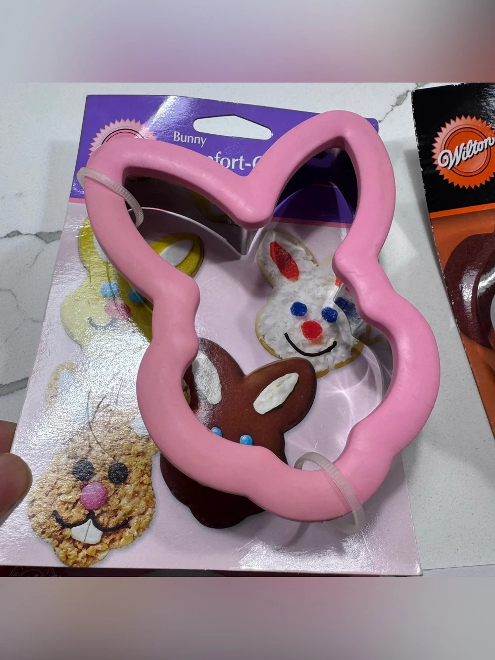 4 Wilton Comfort Grip Cookie Cutters New Bunny Pumpkin & 2 Hearts
